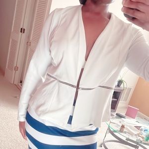 Fashion to Figure - Cream Jacket With Side Zippers, Size 14-16